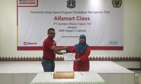 Peresmian Alfamart Class di SMK N 3 Jakarta Selatan.