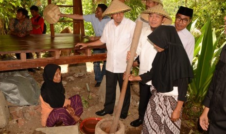 Peresmian Ekowisata di Desa Kerujuk, Kecamatan Pemenang, Lombok Utara, NTB, Rabu (26/12).  