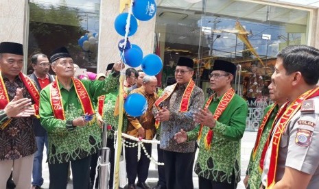 Peresmian Grha Suara Muhammadiyah yang dilakukan Pemimpin Redaksi Haedar Nashir dan Pemimpin Umum Syafii Maarif, Ahad (25/2). Peresmian dihadiri Mendikbud Muhadjir Effendy, Menkominfo Rudiantara dan Kapolda DIY Brigjen Pol Ahmad Dhofiri. 