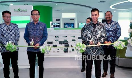 Peresmian Innovation Hub yang berlokasi di kantor Schneider Electric di Gedung CIBIS 9, Jakarta, dihadiri oleh Wakil Menteri Perindustrian Republik Indonesia, Faisol Riza.