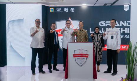 Peresmian Learning Center Bank DKI di Jakarta, Jumat (12/5/2023). Peresmian Learning Center ini momentum sangat penting bagi Bank DKI dalam menghadirkan pusat pembelajaran yang inovatif dan modern sebagai bagian dari Transformasi Bank DKI.