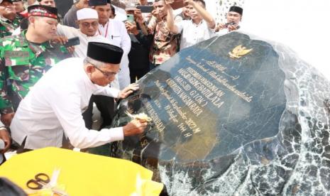 Peresmian Masjid Giok Aceh di Nagan Raya, Aceh.