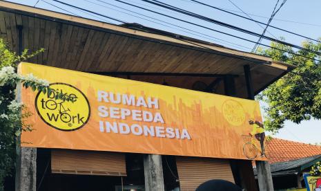 Peresmian Rumah Sepeda Indonesia di Bintaro, Kecamatan Pesanggrahan, Jaksel, Kamis (27/8).