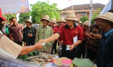 Peresmian Toko Tani Indonesia Center (TTIC) Denpasar, Bali, Jumat (25/5).