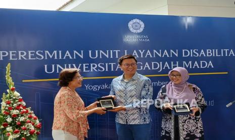 Peresmian Unit Layanan Disabilitas oleh Rektor UGM, Prof Ova Emilia, di Unit Layanan Disabilitas, Jalan Mahoni C-18, Bulaksumur, Yogyakarta, Selasa (10/12/2024)