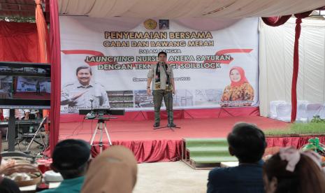  Peresmikan nursery (penyemaian) untuk komoditas bawang merag dan cabai dan bangsal pasca panen di Tirtomartani, Sleman. 