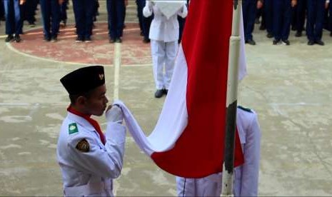 Perguruan Islam Ar Risalah menanamkan semangat nasionalisme kepada para santrinya. 