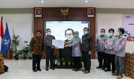 Perguruan tinggi swasta Itenas Bandung mendapatkan akreditasi unggul dari BAN-PT. 