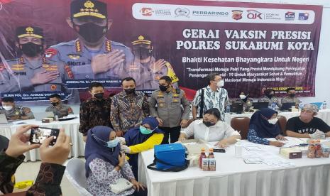 Perhimpunan Bank Perkreditan Rakyat Indonesia (Perbarindo) bersama Lembaga Penjamin Simpanan (LPS) Kembali menyelenggarakan sentra vaksin bagi masyarakat. Kali ini sentra vaksin digelar di Kota Sukabumi, Jawa Barat, dengan menggandeng pihak Polres Kota Sukabumi.