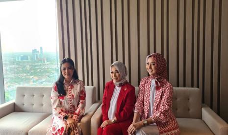 Perilisan koleksi Donna Prive di Jakarta. Koleksi merah-putih menjadi andalan Donna Prive untuk menyambut peringatan hari kemerdekaan Indonesia.