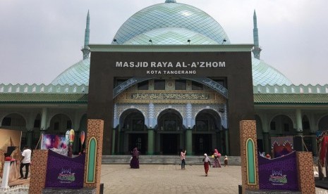 MUI Kota Tangerang Imbau Warga Sholat Id di Rumah. Masjid Al-Azhom di Tangerang.