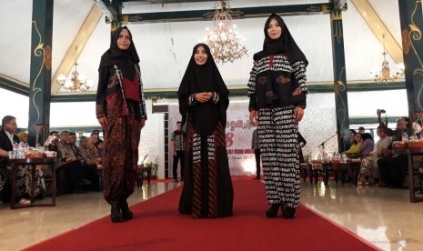 Peringatan Hari Batik Nasional dilaksanakan di Pendopo Hotel Royal Ambarukmo, Yogyakarta, Senin (2/10).