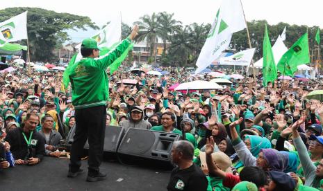 Peringatan Hari Lahir (Harlah) ke-50 PPP di Lapangan Kerkof, Kabupaten Garut, Jawa Barat, Ahad (26/2/2023). 