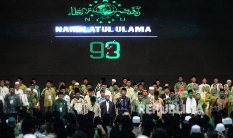 Peringatan Hari Lahir PBNU. Presiden Joko WIdodo (tengah) bersama pegurus pusat PBNU menghadiri Peringatan Harlah ke-93 PBNU di Balai Sidang Jakarta, Kamis (31/1/2019).