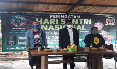 Peringatan Hari Santri yang digelar di Ruang Riung Kota Bojongsari Baru, Depok, Kamis (22/10). 