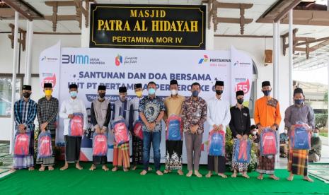 Peringati Hari Ulang Tahun (HUT) PT Pertamina (Persero) ke 64, Pertamina Patra Niaga Regional Jawa Bagian Tengah selenggarakan serangkaian kegiatan bakti sosial. Hal tersebut diutarakan oleh Area Manager Communication, Relations, & Corporate Social Responsibility (CSR) PT Pertamina Patra Niaga Regional Jawa Bagian Tengah Sub Holding Commercial & Trading PT Pertamina (Persero), Brasto Galih Nugroho, di sela kegiatan santunan dan doa bersama pada Jumat (10/12) di Kantor Regional Jawa Bagian Tengah, Semarang.