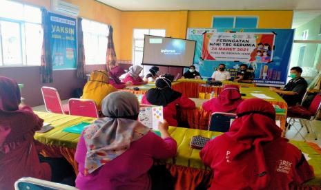 Peringati TB Day atau Hari Tuberkulosis Sedunia yang jatuh pada tanggal 24 Maret, LKC (Layanan Kesehatan Cuma-Cuma) Dompet Dhuafa Sulawesi Selatan gelar pelatihan ketuk pintu kepada para kader kesehatan di Pulau Batang Lompo, Kabupaten Pangkajene dan Kepulauan Kecamatan Liuakang Tuppa Biring, Kelurahan Mattiro Sompe, Sulawesi Selatan Rabu (24/3).