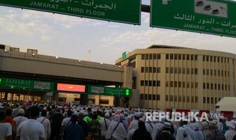 Perjalanan jamaah haji dari maktab masing-masing, melewati terowongan Mina hingga melontar jumrah, Ahad (3/9).