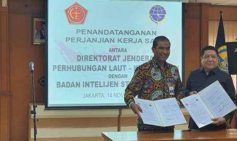 Perjanjian kerja sama antara Direktorat Jenderal Perhubungan Laut dalam hal ini Direktur Jenderal Perhubungan Laut, R. Agus H. Purnomo dengan Badan Intelijen Strategis TNI dalam hal ini Kepala Badan Intelijen Strategis TNI, Marsekal Muda TNI Kisenda Wiranatakusumah, Kamis (14/11) di Jakarta.