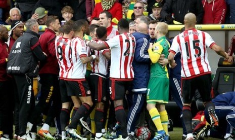 Perkelahian yang melibatkan pemain Sunderland dan Norwich City