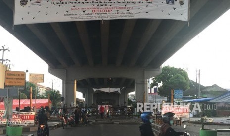 Sleman berupaya untuk mengedukasi tertib lalu lintas sejak dini. Foto perlintasan kereta api (KA). di Janti, Sleman, DIY. 