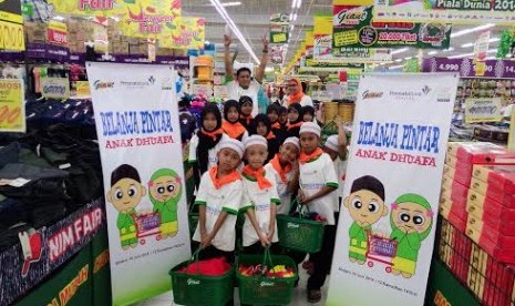 PermataBank Syariah gelar 'Belanja Pintar Anak Dhuafa' 