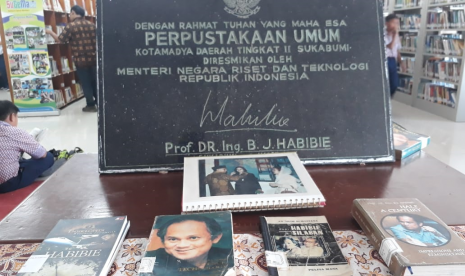 Perpustakaan Umum Kotamadya Daerah Tingkat II Sukabumi yang diresmikan BJ Habibie saat masih menjabat sebagai Menristek