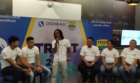 Persib Bandung menjalin kerja sama dengan Didimax Berjangka di Graha Persib, Jalan Sulanjana, Kita Bandung, Selasa (30/4). 