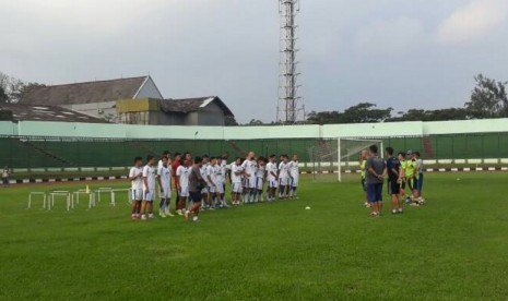 Persib berlatih di Stadion Siliwangi, Kota Bandung