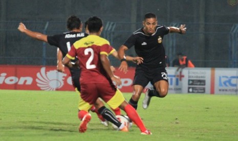   Persik vs Bhayangkara FC di Stadion Gelora Bangkalan, Madura, Jumat (13/02). 