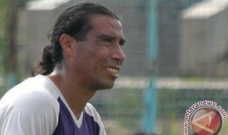 Persita Tangerang, Cristian Carascow terpilih menjadi pemain terbaik Kompetisi Divisi Utama Liga Indonesia.