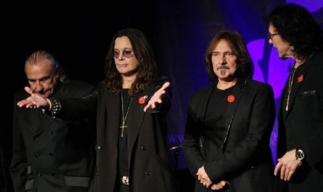  Personel Black Sabbath (kiri ke kanan), Bill Ward, Ozzy Osborne, Geezer Butler dan Tony Lommi