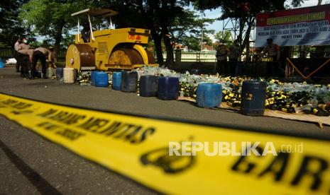 Polresta Sidoarjo Gagalkan Produksi Minuman Keras Oplosan (ilustrasi).