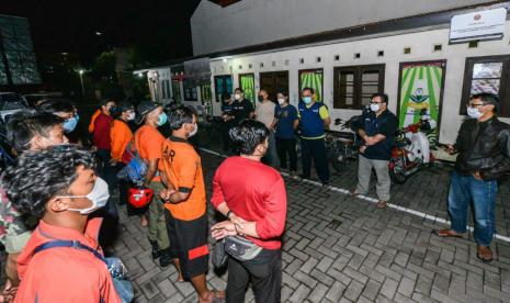 Personel Muhammadiyah Disaster Management Center (MDMC) dikerahkan membantu korban erupsi Gunung Semeru di Kabupaten Lumajang, Jawa Timur.