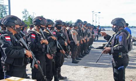 Personel polisi dari Polres Mimika (ilustrasi).