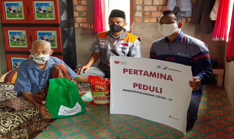 Pertagas salurkan 1.835 paket bantuan untuk yatim dhuafa. 