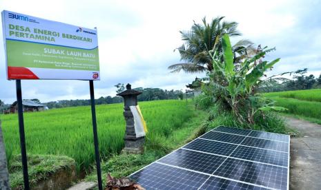 Pertamina berkolaborasi dengan Society of Renewable Energy (SRE) membangun Solar PV untuk kebutuhan di tujuh subak Desa Keliki, Ubud, Gianyar, Bali, Rabu, (31/8/22).