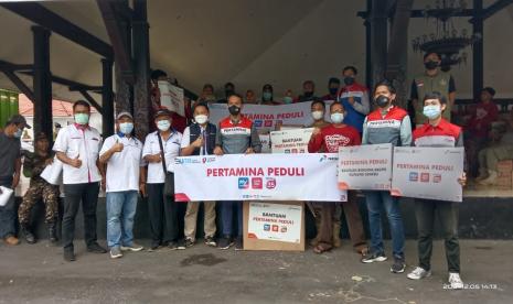 Pertamina Grup terus mengirimkan bantuan berupa bahan makanan, perlengkapan dan alat kesehatan kepada korban erupsi Gunung Semeru di Kabupaten Lumajang. 