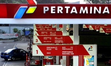 Pertamina spends 150 million USD a day, whenever the company entered money market, which contributes to current account deficit. (illustration)