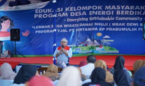 Pertamina Hulu Energi (PHE) Subholding Upstream melalui Pertamina EP Prabumulih Field memberdayakan masyarakat di Desa Wisata Danau Shuji Lembak, Kecamatan Lembak, Kabupaten Muara Enim, Sumatra Selatan, melalui program Desa Energi Berdikari (DEB). 