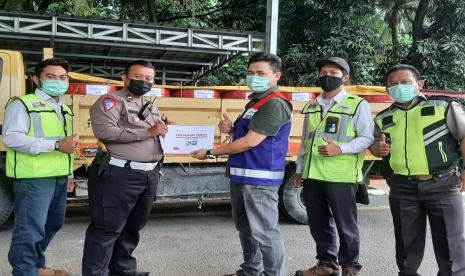 Pertamina memasok kebutuhan bahan bakar Avtur untuk tiga helikopter yang bertugas untuk mengevakuasi korban dan menyebarkan bantuan bagi masyarakat.