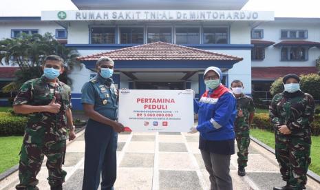 Pertamina memberikan bantuan senilai Rp 5 miliar untuk renovasi Gedung Pagai Rumah Sakit Angkatan Laut (RSAL) Dr Mintohardjo setelah ditetapkan sebagai rumah sakit rujukan untuk penanganan pasien Covid-19. 