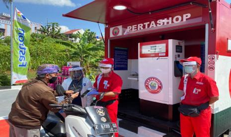 Pertamina membuka Pertashop di Desa Cigawir, Kecamatan Selaawi, Kabupaten Garut, Selasa (30/6).