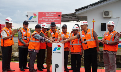 Pertamina meresmikan Depot Pengisian Pesawat Udara (DPPU) Binaka, Gunung Sitoli, Kepulauan Nias, pada Selasa (9/4).