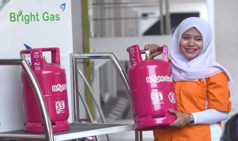 Pertamina Patra Niaga resmi menurunkan harga Bright Gas 5,5 kg, 12 Kg dan Elpiji 12 Kg