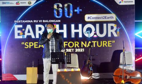 Pertamina RU VI Balongan melakukan kegiatan Earth Hour dengan pemadaman lampu di area perumahan selama 1 jam, yakni pada pukul 20.30 WIB-21.30 WIB. 