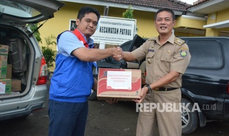 Pertamina RU VI Bantu Korban Banjir Indramayu