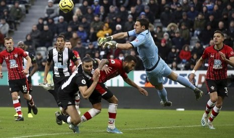 Pertandingan antara Newcastle United vs Southampton di St James Park, Ahad (08/12) malam WIB.