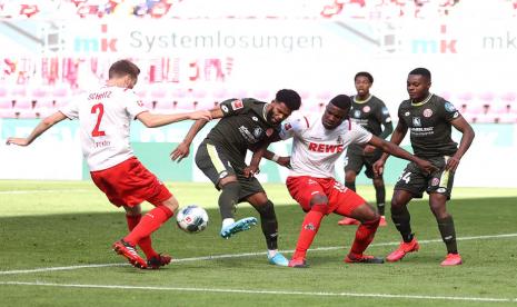 Pertandingan FC Cologne vs Mainz.