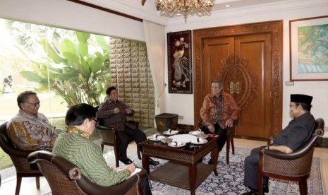 Pertemuan antara SBY dan BJ Habibie.